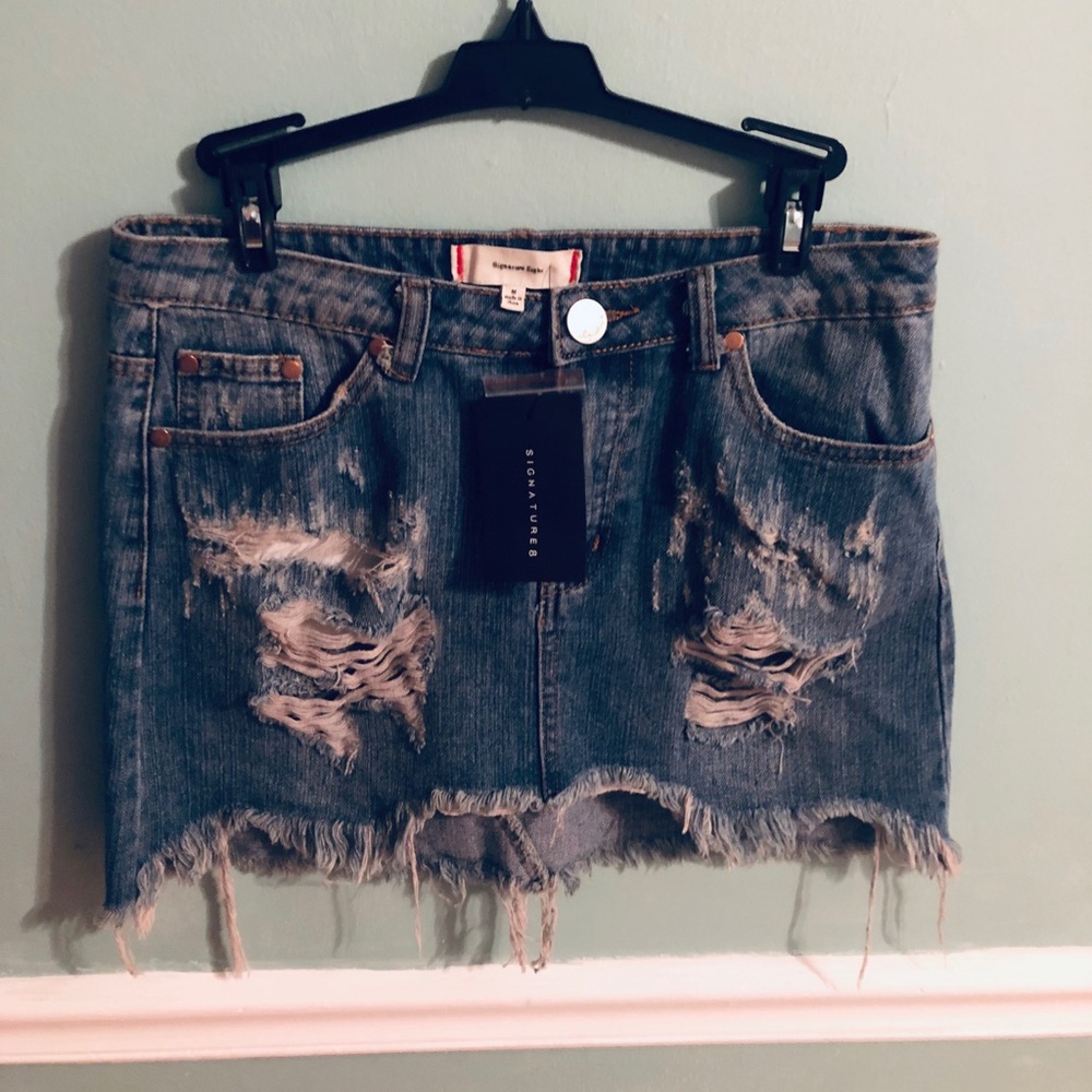 Signature Eight denim skirt ❤️